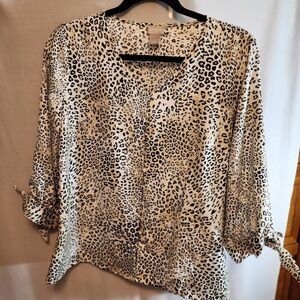 CHICO'S ANIMAL PRINT SILKY POLYSTER TOP, SIZE 1 (MEDIUM-8), 3/4 SLEEVES W/TIES